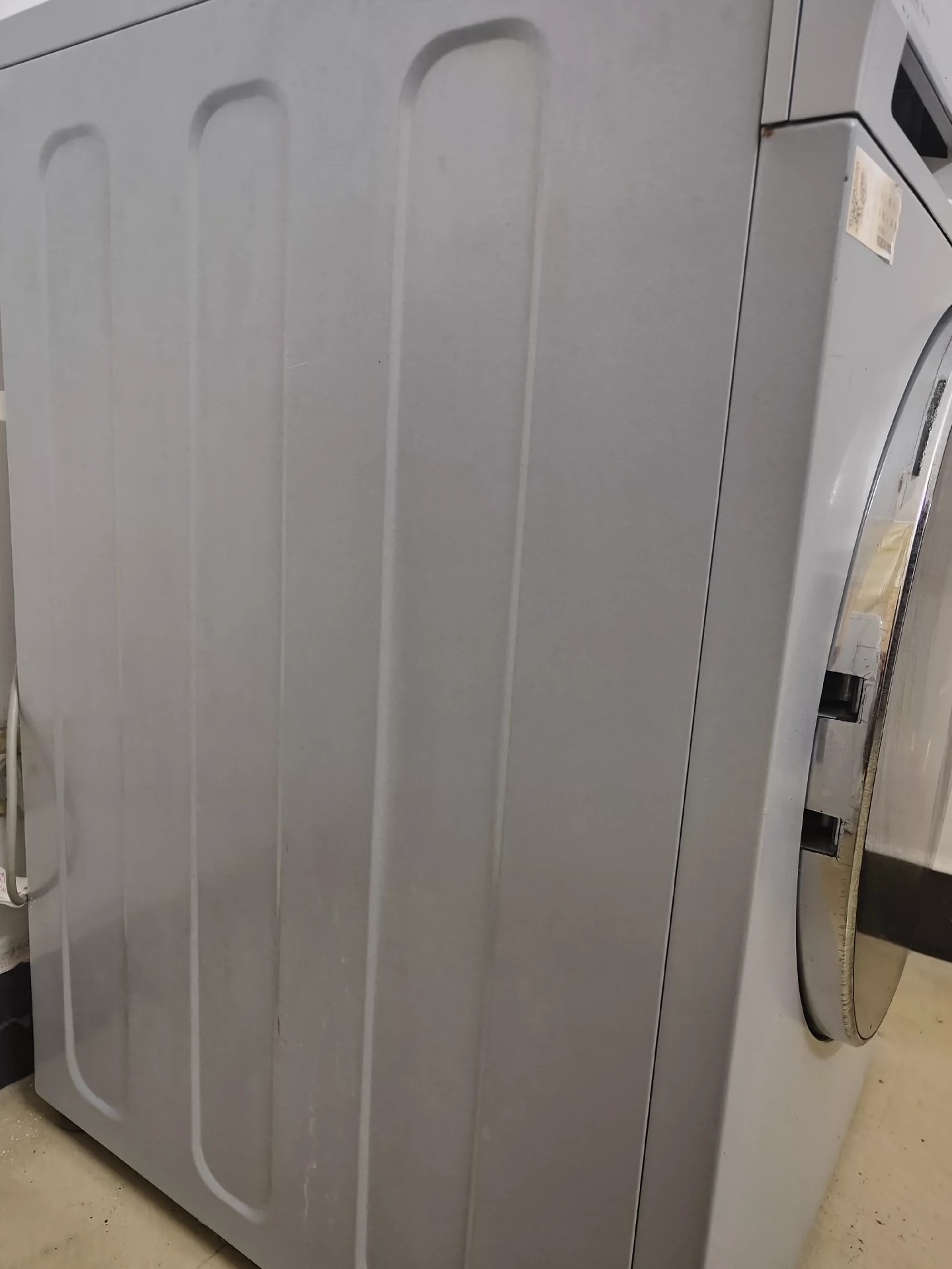 个人原因，买的海尔洗衣机进不了卫生间门，现在闲置在这，现将处理，一级能效容量8公斤，95新，二手贩子勿扰